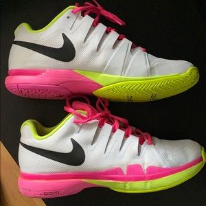 Nike Tennis Shoes